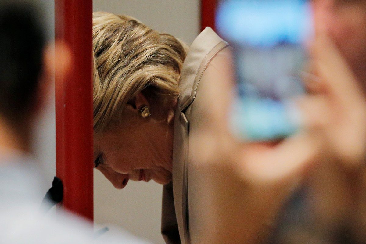 Clinton oy verirken böyle görüntülendi.