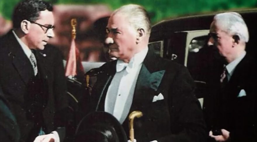 Cihan Ünal 'Büyük Atatürk Destanı'nı seslendirdi