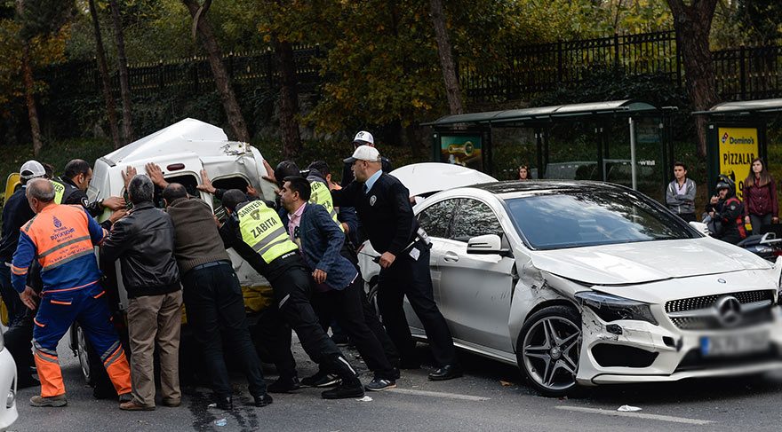 Sarıyer'de trafik kazası: 2'si çocuk 6 yaralı