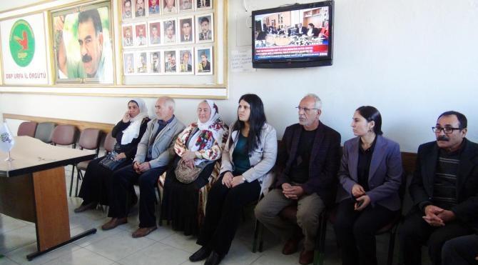 Şanlıurfa&#39;da HDP ve DBP&#39;lilerden oturma eylemi