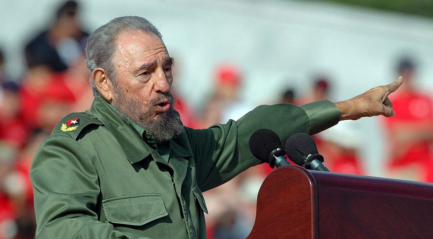 Fidel Castro'nun ölmesinin ardından ünlü isimler sosyal medyadan paylaşımda bulundu