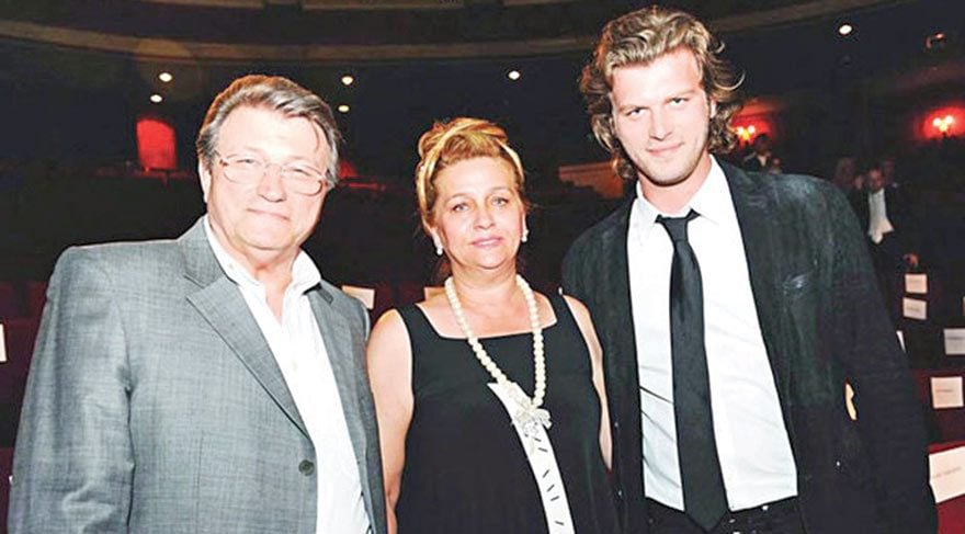 kivanc-tatlitug-annesi-babasi-nurten-tatlitug-56bca0a818c7776a2821f8ab