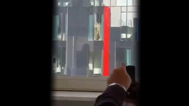 Kamusal alanda seks tartışma konusu oldu!