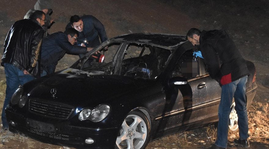 Yanan lüks otomobilden erkek cesedi çıktı