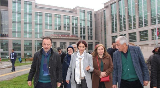 HDP&#39;li vekil Besime Konca adli kontrol ile serbest bırakıldı (2)
