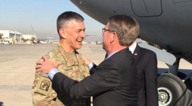 ABD&#39;li Savunma Bakanı Carter, Irak&#39;taki Geyara havalanını ziyaret etti