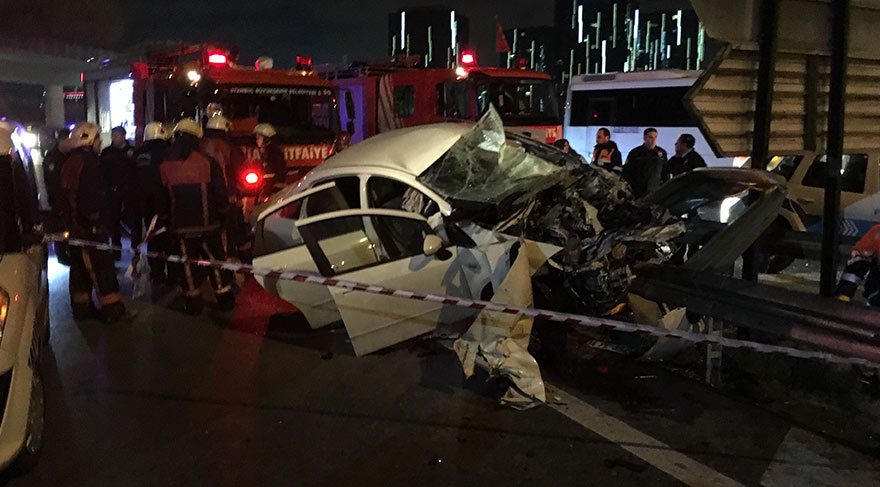 Atatürk Havalimanı yolunda feci kaza: 2 ölü, 2 yaralı