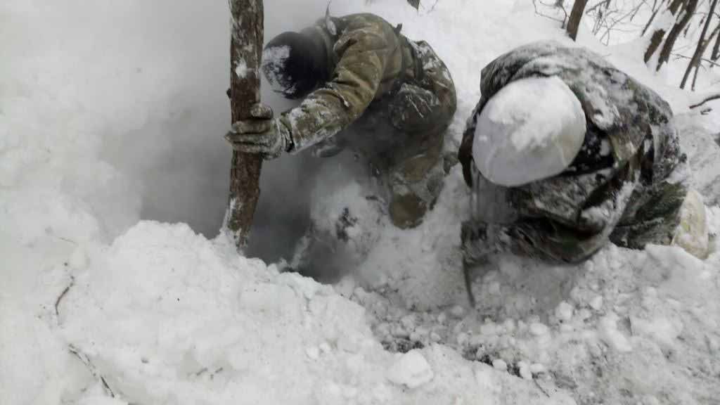 Asker PKK'lı hainlerin inlerine böyle girdi.