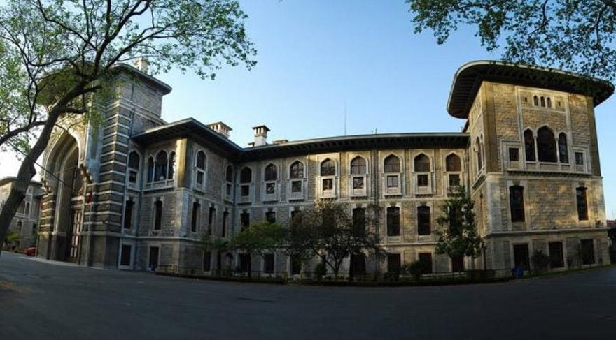 İşte uluslararası hale gelen İstanbul Lisesi'ndeki tartışmanın hikayesi...