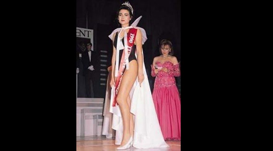 Jülide Ateş 1990’da Türkiye Güzeli seçildi.