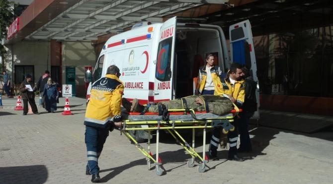 Fırat Kalkanı&#39;nda yaralanan 1 Türk ve 13 ÖSO askeri Kilis&#39;e getirildi