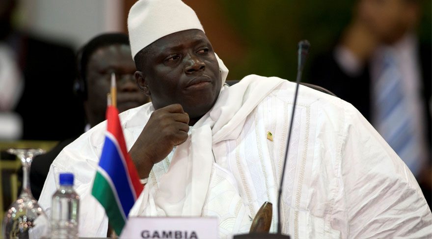 Gambiya'da görevini devretmeyen Devlet Başkanı OHAL ilân etti