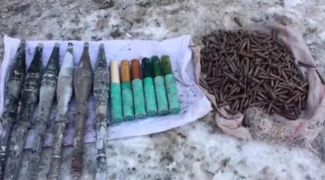 Hakkâri&#39;de PKK terör örgütüne ait çok sayıda silah mühimmatı bulundu