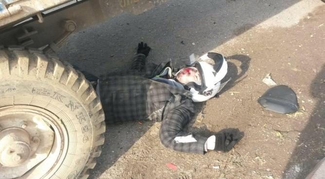 Traktörün römorkuna çarpan motosikletli yaralandı