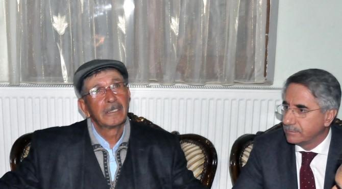 Şehit Ömer Halisdemir&#39;in babası, şehit Fethi Sekin&#39;in ailesine taziyede bulundu