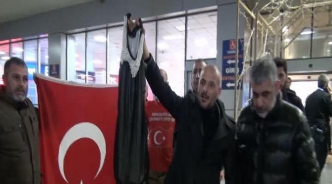 Atatürk Havalimanı'nda Kürt Bölgesel bayrağı eylemi