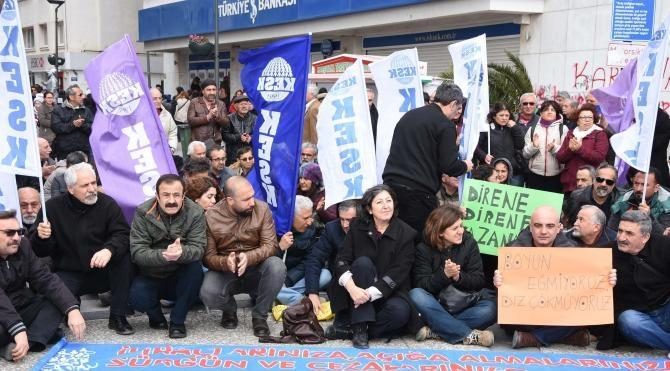 KESK, ihraçları oturma eylemiyle protesto etti