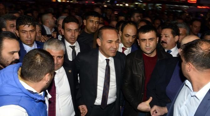 Adana Büyükşehir Belediye Başkanı Hüseyin Sözlü&#39;ye 5 yıl hapis (2)