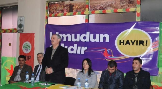 HDP ve DBP Hakkari&#39;de halk toplantısı düzenledi
