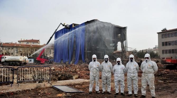 Asbestli Havagazı Fabrikası&#39;nın yıkımında çevre sağlığı uyarısı