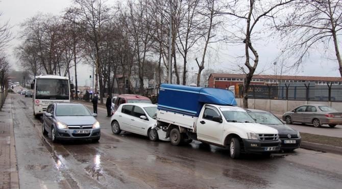 Zonguldak&#39;ta 7 araç birbirine girdi