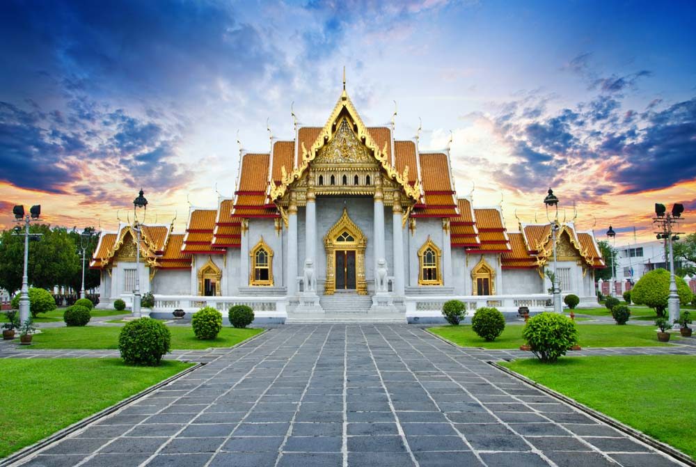 traditional-thai-architecture_-wat-benjamaborphit-or-marble-temple_-bangkok