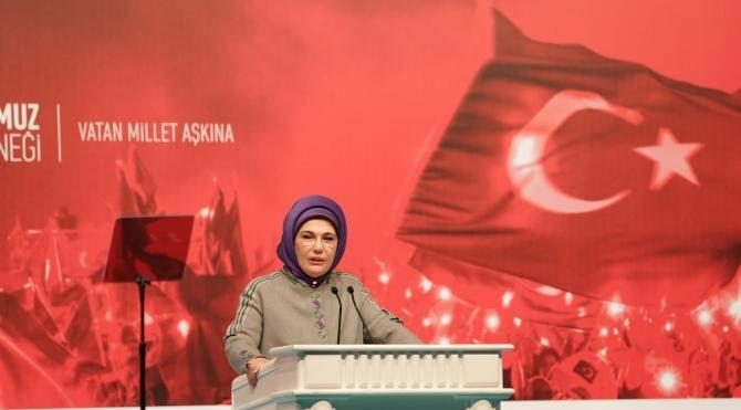 Emine Erdoğan: 15 Temmuz halk devrimidir