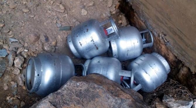 PKK&#39;nın yola tuzaklamak istediği 2 tonluk el yapımı bomba imha edildi