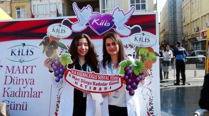 Kilis&#39;te, Türk ve Suriyeli kadınlardan 8 Mart kutlaması