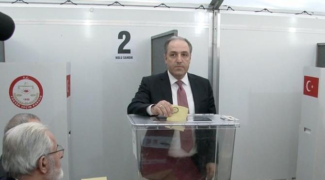 AK Partili Milletvekili Yeneroğlu oyunu Almanya&#39;da kullandı
