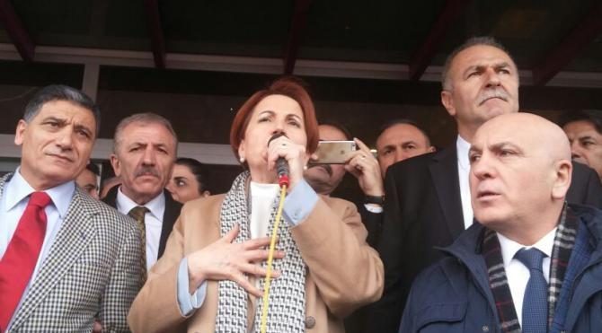 Meral Akşener: PKK paçavralarına izin verenler bize yasak getiriyor