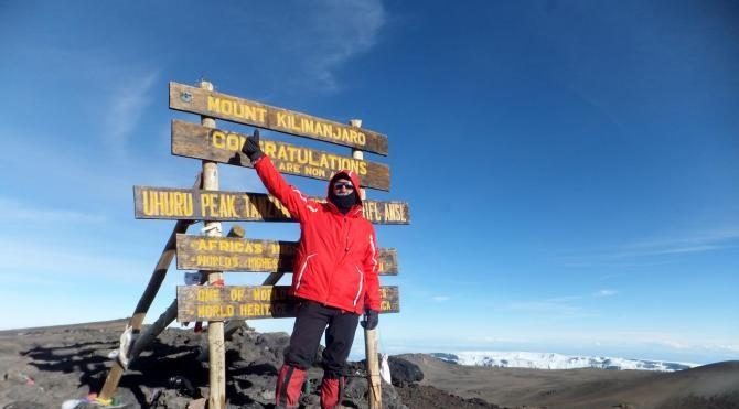 55&#39;lik dağcı Kilimanjaro&#39;da zirve yaptı
