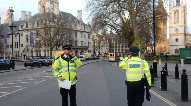 İngiltere Parlamentosu önünde terör saldırısı (2)