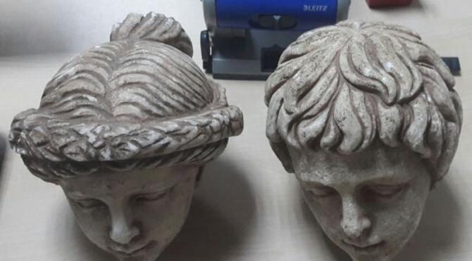 Helenistik döneme ait iki insan başı figürüyle yakalandı