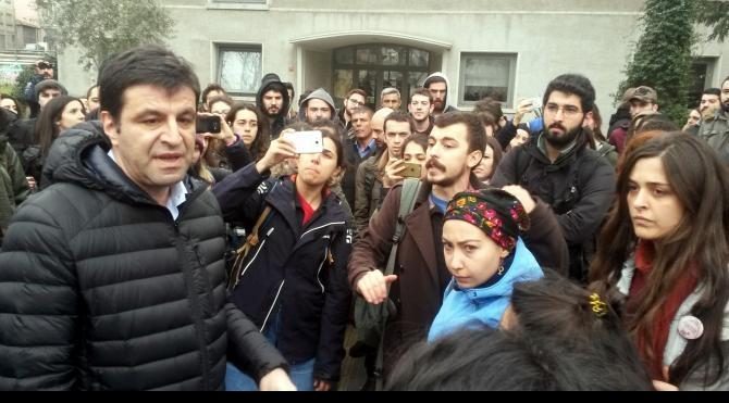 Bilgi Üniversitesi'nde 'saldırı' protestosu