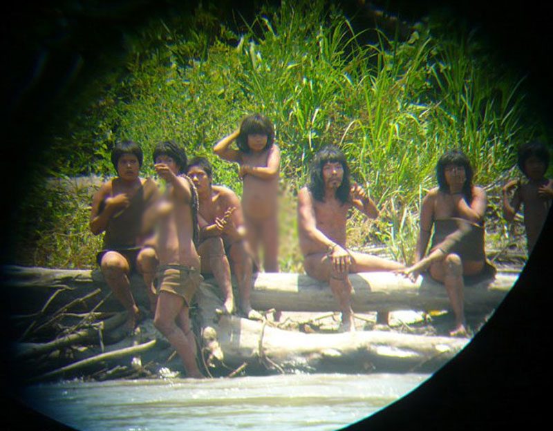 iste-o-kabilenin-basina-gelenler-brezilya-mato-grosso-kawahiva-kabilesi-1508450