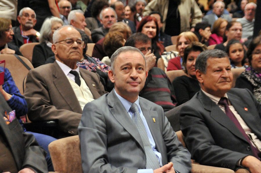 FOTO:DHA - Ümit Kocasakal'a Konyalıların ilgisi büyüktü.