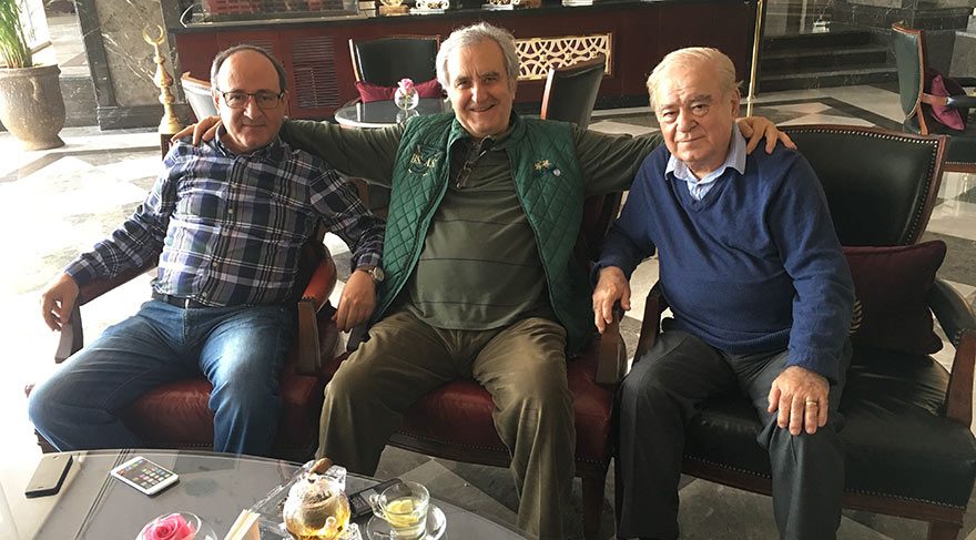 “SİYASETTEN EBEDİYEN İSTİFA ETTİM” Aldığı kötü sonuç sonrası siyasetten ebediyen istifa ettiğini söyleyen Liberal Demokrat Parti’nin (LDP) eski Genel Başkanı, NET Şirketler Grubu Yönetim Kurulu Başkanı Besim Tibuk (ortada), Kıbrıs’ın en çok satan gazetesi Diyalog’un Genel Yayın Yönetmeni Reşat Akar (solda) ve başyazarımız Rahmi Turan ile...