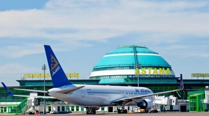 Türk yolcu Astana&#39;da uçaktan indirildi
