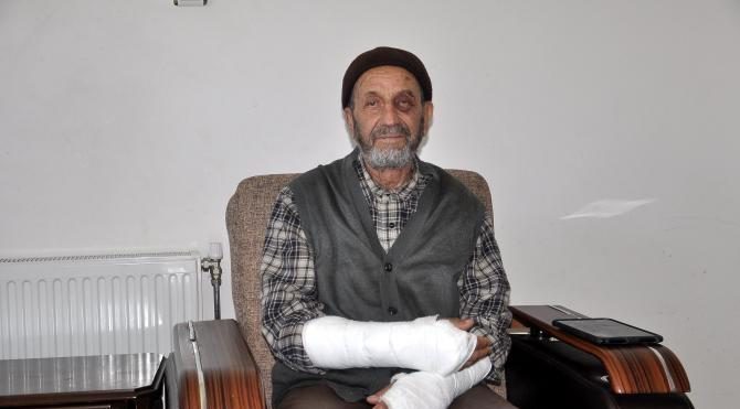 Yaşlı adama saldırıp kollarını kırdılar