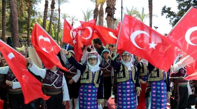 Antalya&#39;da coşkulu kutlama