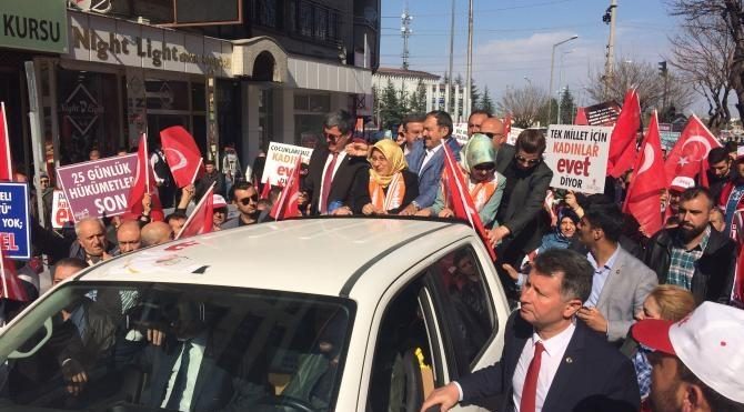 Bakan Eroğlu &#39;evet&#39; yürüyüşüne katıldı