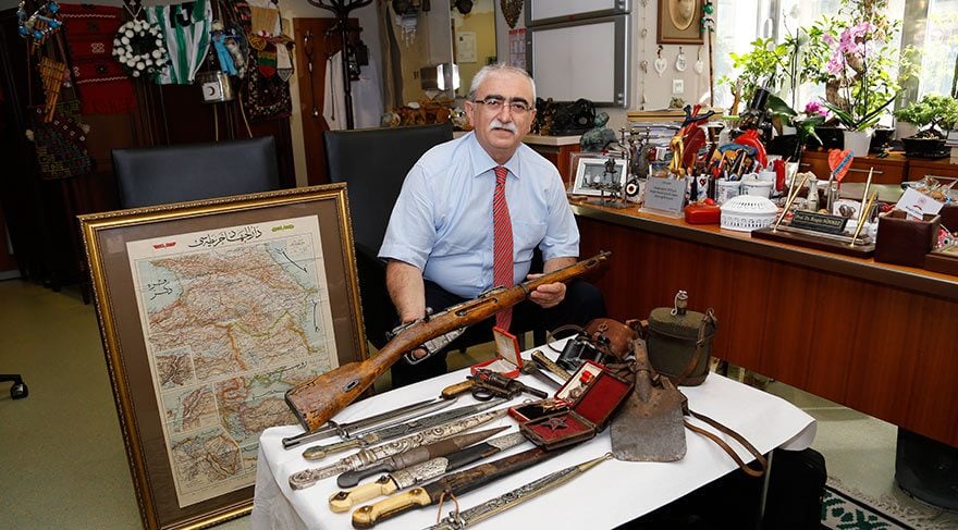 HER ŞEYİ MÜZEYE BAĞIŞLADI Prof. Sönmez, 15 yıldır biriktirdiği tüm tarihi eşyaları yıl sonunda açılacak müzeye bağışladı. 
