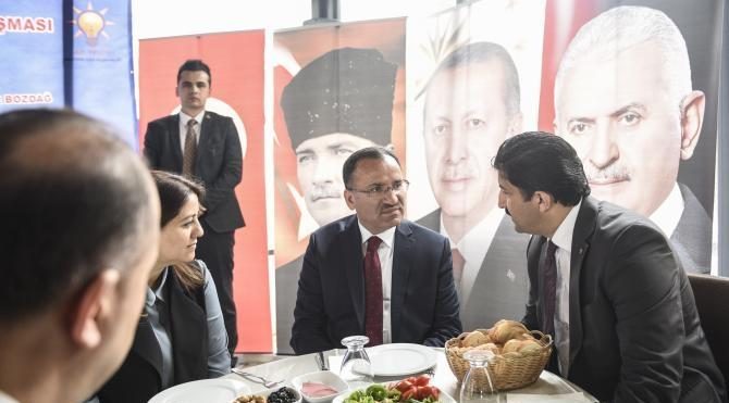Adalet Bakanı Bozdağ&#39;dan Feyzioğlu&#39;na eleştiri