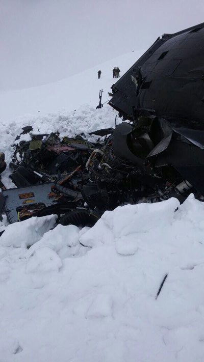 Foto: İHA Düşen helikopterin enkazından ilk görüntü.