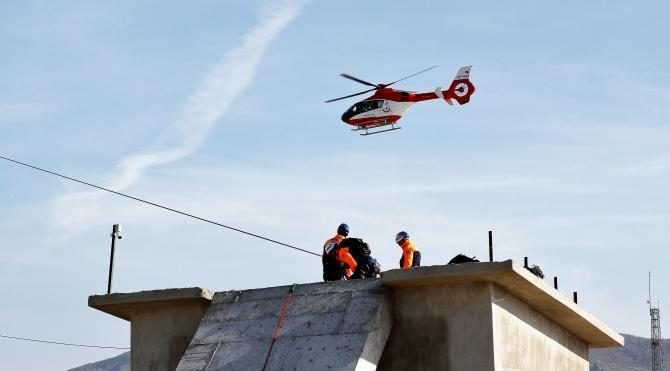 Afyonkarahisar&#39;da helikopter destekli deprem tatbikatı