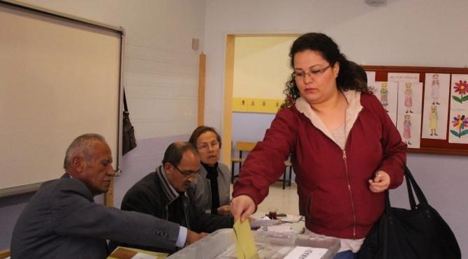 Burdur&#39;da oy verme işlemleri başladı