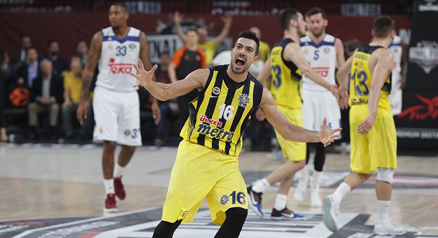 Eski bir Olympiakos oyuncusu olan Kostas Sloukas final maçının çekişmeli geçeceğini belirtiyor.