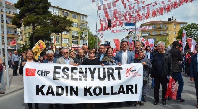 1 Mayıs kutlamalarının merkezi Bakırköy&#39;de CHP heyeti de yer aldı 