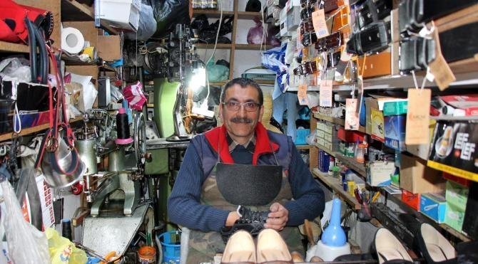 35 yıllık ayakkabı tamircisi: Biz son kelaynak kuşu gibiyiz